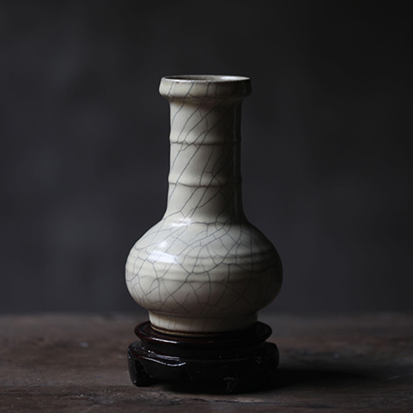 Ge Ware Xuanwen Vase